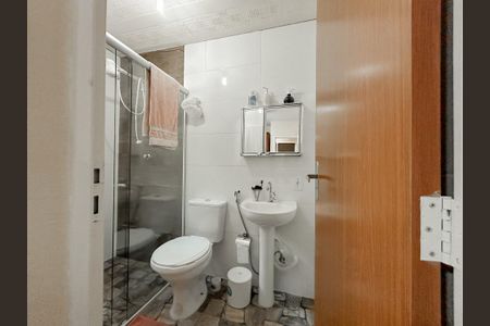 Casa à venda com 200m², 2 quartos e 4 vagas Casa à venda com 200m², 2 quartos e 4 vagasBanheiro quarto 1