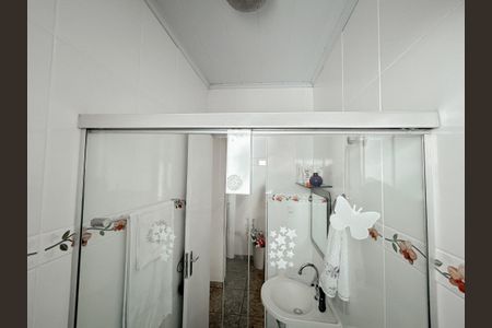 Casa à venda com 200m², 2 quartos e 4 vagas Casa à venda com 200m², 2 quartos e 4 vagasBanheiro