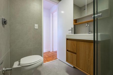 Apartamento à venda com 82m², 2 quartos e 1 vaga Apartamento à venda com 82m², 2 quartos e 1 vagaBanheiro Social