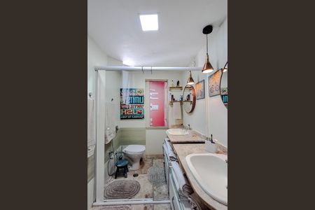 Apartamento à venda com 56m², 2 quartos e 1 vaga Apartamento à venda com 56m², 2 quartos e 1 vagaBanheiro