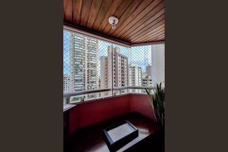 Apartamento à venda com 56m², 2 quartos e 1 vaga Apartamento à venda com 56m², 2 quartos e 1 vagaVaranda