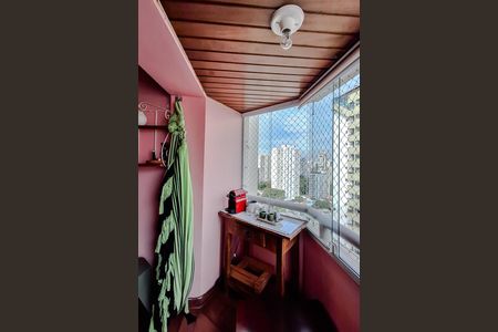 Apartamento à venda com 56m², 2 quartos e 1 vaga Apartamento à venda com 56m², 2 quartos e 1 vagaVaranda