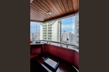 Apartamento à venda com 56m², 2 quartos e 1 vaga Apartamento à venda com 56m², 2 quartos e 1 vagaVaranda