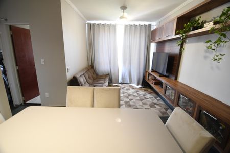 Sala de apartamento para alugar com 1 quarto, 55m² em Vila Itapura, Campinas