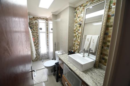 Banheiro de apartamento para alugar com 1 quarto, 55m² em Vila Itapura, Campinas