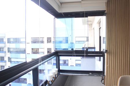 Apartamento para alugar com 89m², 2 quartos e 2 vagasCozinha e varanda