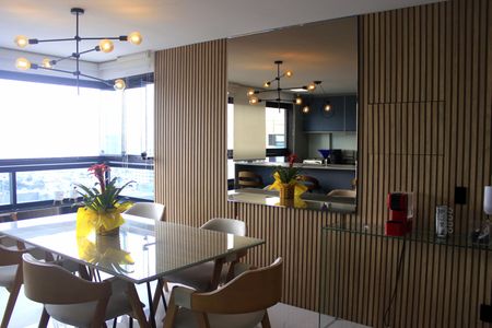 Apartamento para alugar com 89m², 2 quartos e 2 vagasCozinha e varanda