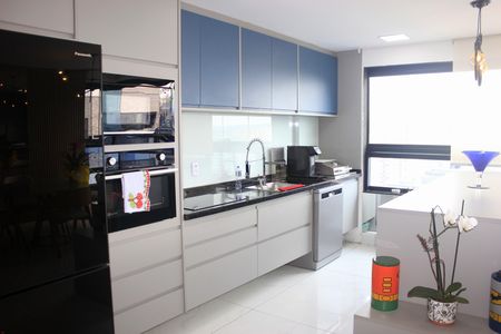 Apartamento para alugar com 89m², 2 quartos e 2 vagasCozinha e varanda