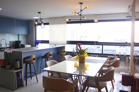 Apartamento para alugar com 89m², 2 quartos e 2 vagasCozinha e varanda