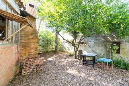 Casa à venda com 500m², 2 quartos e 2 vagas Casa à venda com 500m², 2 quartos e 2 vagasQuintal