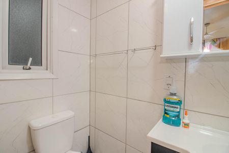 Banheiro de apartamento à venda com 1 quarto, 39m² em Humaitá, Porto Alegre