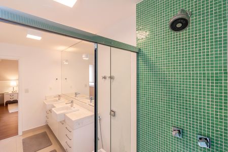 Apartamento à venda com 145m², 3 quartos e 1 vaga Apartamento à venda com 145m², 3 quartos e 1 vagaBanheiro da Suíte