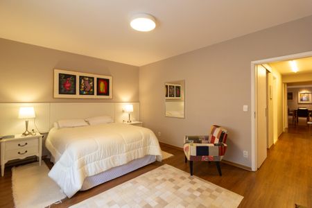 Apartamento à venda com 145m², 3 quartos e 1 vaga Apartamento à venda com 145m², 3 quartos e 1 vagaSuíte