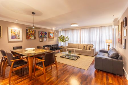 Apartamento à venda com 145m², 3 quartos e 1 vaga Apartamento à venda com 145m², 3 quartos e 1 vagaSala