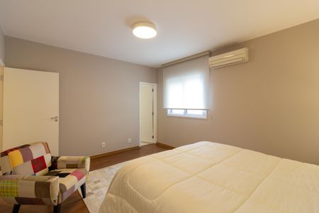 Apartamento à venda com 145m², 3 quartos e 1 vaga Apartamento à venda com 145m², 3 quartos e 1 vagaSuíte