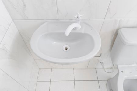 Banheiro de apartamento para alugar com 2 quartos, 48m² em Jardim Primavera, Jacareí