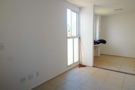 Apartamento para alugar com 2 quartos, 42m² em Residencial Alvaluz, Aparecida de Goiânia