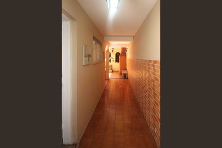 Casa à venda com 150m², 4 quartos e 2 vagas Casa à venda com 150m², 4 quartos e 2 vagasCorredor Lateral