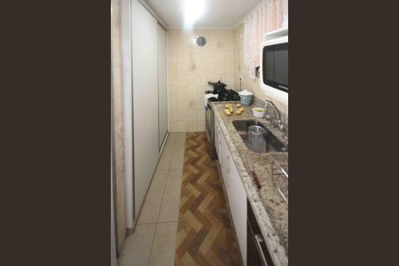Casa à venda com 150m², 4 quartos e 2 vagas Casa à venda com 150m², 4 quartos e 2 vagasCozinha