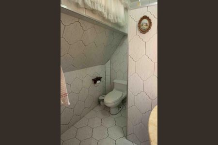 Casa à venda com 150m², 4 quartos e 2 vagas Casa à venda com 150m², 4 quartos e 2 vagasBanheiro da Suite