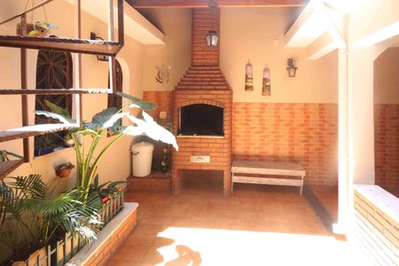 Casa à venda com 150m², 4 quartos e 2 vagas Casa à venda com 150m², 4 quartos e 2 vagasEspaço Gourmet