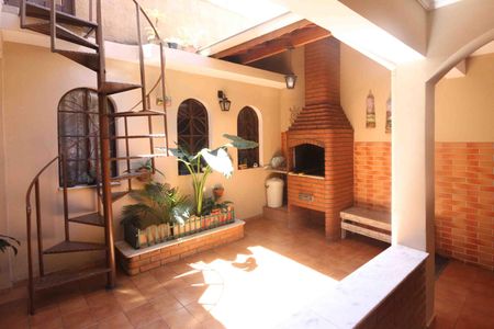 Casa à venda com 150m², 4 quartos e 2 vagas Casa à venda com 150m², 4 quartos e 2 vagasEspaço Gourmet