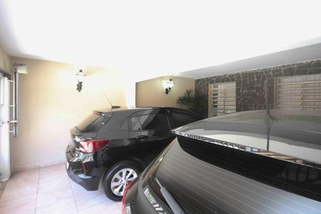 Casa à venda com 150m², 4 quartos e 2 vagas Casa à venda com 150m², 4 quartos e 2 vagasGaragem
