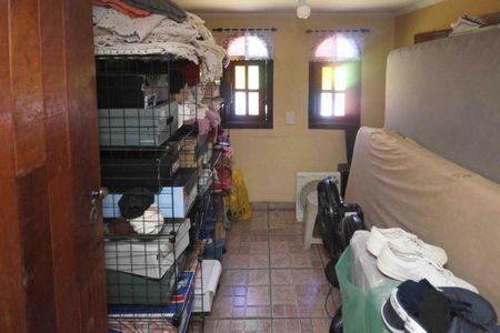 Casa à venda com 150m², 4 quartos e 2 vagas Casa à venda com 150m², 4 quartos e 2 vagasQuarto