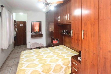 Casa à venda com 150m², 4 quartos e 2 vagas Casa à venda com 150m², 4 quartos e 2 vagasSuite