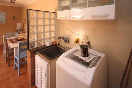 Casa à venda com 150m², 4 quartos e 2 vagas Casa à venda com 150m², 4 quartos e 2 vagasÁrea de Serviço