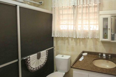 Casa à venda com 150m², 4 quartos e 2 vagas Casa à venda com 150m², 4 quartos e 2 vagasBanheiro Social