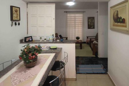 Casa à venda com 150m², 4 quartos e 2 vagas Casa à venda com 150m², 4 quartos e 2 vagasSala de Jantar