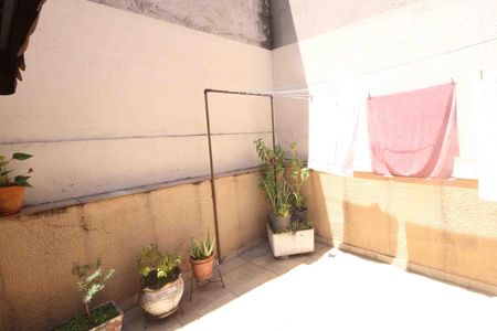 Casa à venda com 150m², 4 quartos e 2 vagas Casa à venda com 150m², 4 quartos e 2 vagasVaranda da Suite