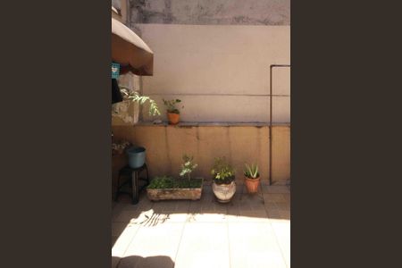 Casa à venda com 150m², 4 quartos e 2 vagas Casa à venda com 150m², 4 quartos e 2 vagasVaranda da Suite