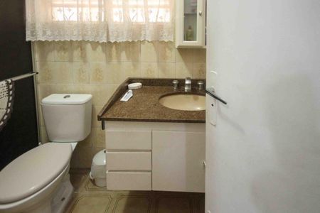 Casa à venda com 150m², 4 quartos e 2 vagas Casa à venda com 150m², 4 quartos e 2 vagasBanheiro Social