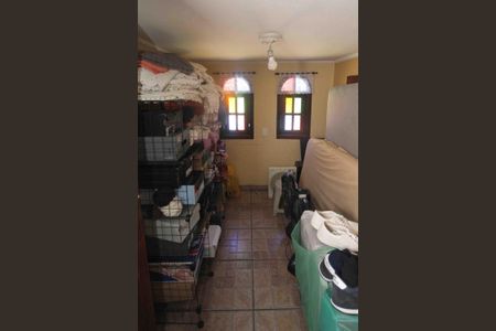 Casa à venda com 150m², 4 quartos e 2 vagas Casa à venda com 150m², 4 quartos e 2 vagasQuarto