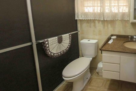 Casa à venda com 150m², 4 quartos e 2 vagas Casa à venda com 150m², 4 quartos e 2 vagasBanheiro Social