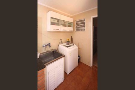 Casa à venda com 150m², 4 quartos e 2 vagas Casa à venda com 150m², 4 quartos e 2 vagasÁrea de Serviço