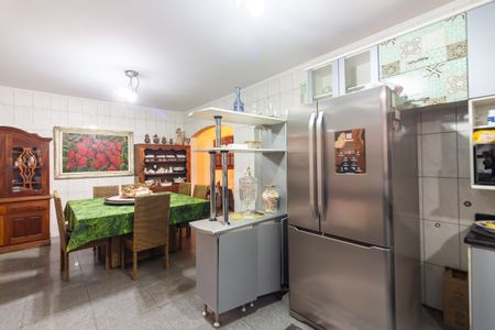 Casa à venda com 397m², 5 quartos e 4 vagasCozinha 