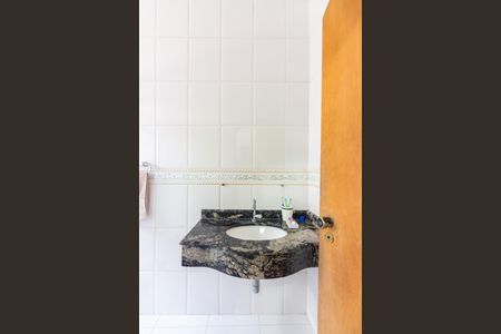 Casa à venda com 397m², 5 quartos e 4 vagasBanheiro 1