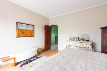 Casa à venda com 397m², 5 quartos e 4 vagasSuíte 2