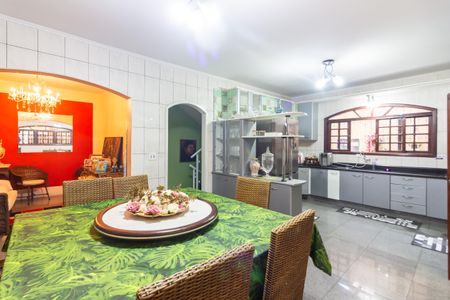 Casa à venda com 397m², 5 quartos e 4 vagasCozinha 