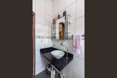 Casa à venda com 397m², 5 quartos e 4 vagasBanheiro 2