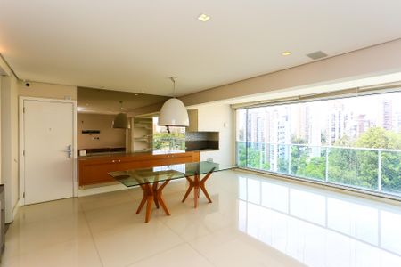 Sala de apartamento à venda com 3 quartos, 129m² em Paraíso do Morumbi, São Paulo