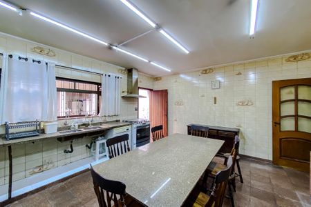 Casa à venda com 300m², 4 quartos e 4 vagas Casa à venda com 300m², 4 quartos e 4 vagasCozinha