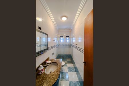 Casa à venda com 300m², 4 quartos e 4 vagas Casa à venda com 300m², 4 quartos e 4 vagasBanheiro da Suíte