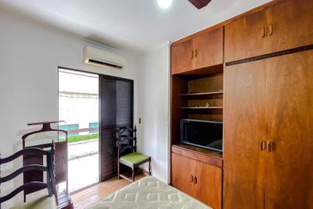 Casa à venda com 300m², 4 quartos e 4 vagas Casa à venda com 300m², 4 quartos e 4 vagasQuarto 3