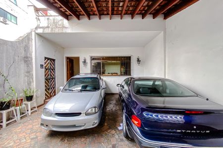 Casa à venda com 300m², 4 quartos e 4 vagas Casa à venda com 300m², 4 quartos e 4 vagasGaragem