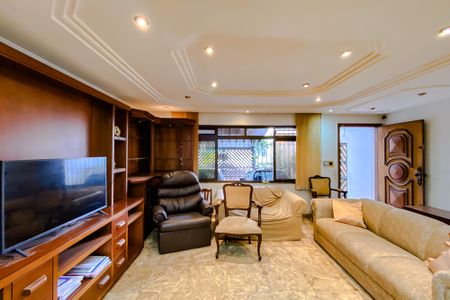 Casa à venda com 300m², 4 quartos e 4 vagas Casa à venda com 300m², 4 quartos e 4 vagasSala