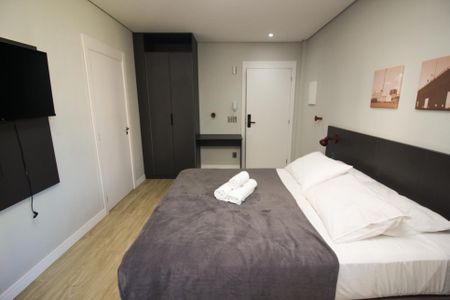 Sala/Quarto de kitnet/studio para alugar com 1 quarto, 30m² em Centro Histórico, Porto Alegre